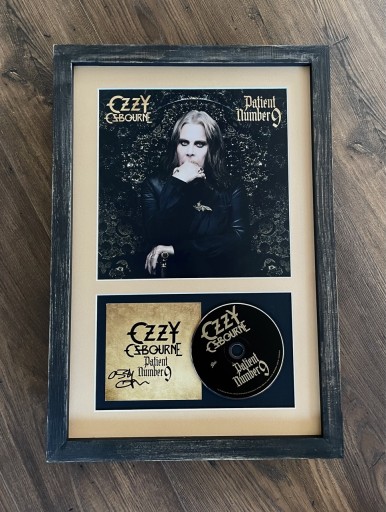 Zdjęcie oferty: Ozzy Osbourne Patient 9 oprawa, AUTOGRAF! Certyfik