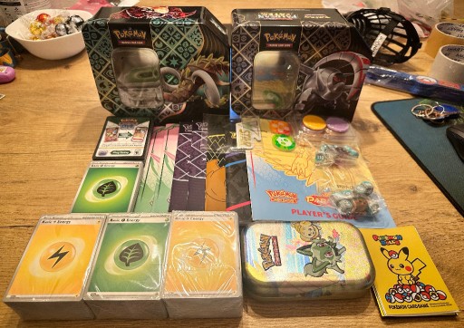 Zdjęcie oferty: POKEMON TCG: ZESTAW PUSZEK/KOŚCI/KODÓW I INNYCH!