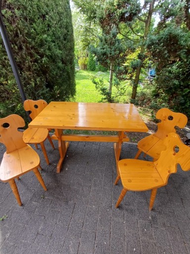 Zdjęcie oferty: Stół i 4 krzesła 