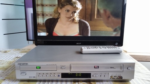 Zdjęcie oferty: SAMSUNG COMBO VHS/DVD DUAL DECK z pilotem 