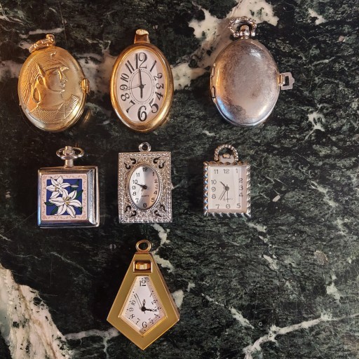 Zdjęcie oferty: Kolekcja 7 damskich zegarków kwarch- wisiorków