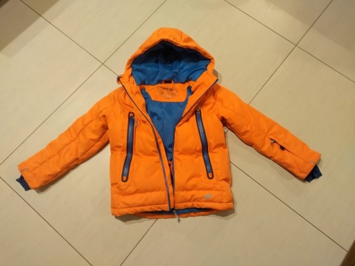Zdjęcie oferty: Doskonała kurtka narciarska dla dziecka 140cm