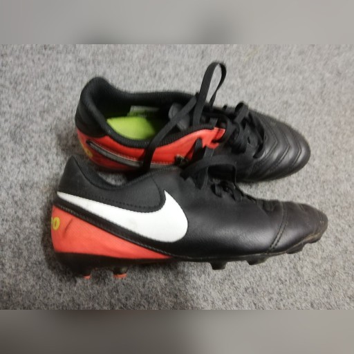 Zdjęcie oferty: Buty sportowe NIKE Rozmiar 34 