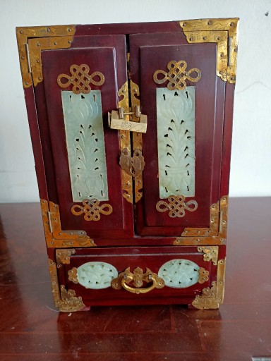 Zdjęcie oferty: Orientalna chińska szafka na biżuterię