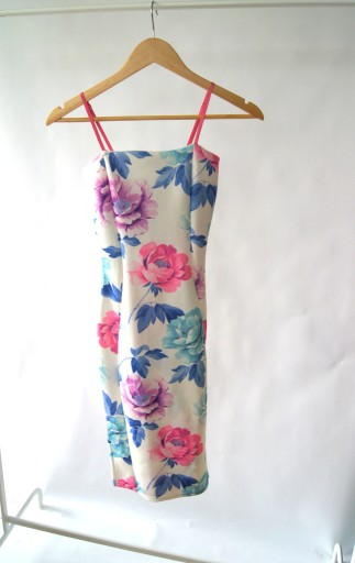 Zdjęcie oferty: Koralowa sukienka na ramiączkach midi ciążowa 38 M
