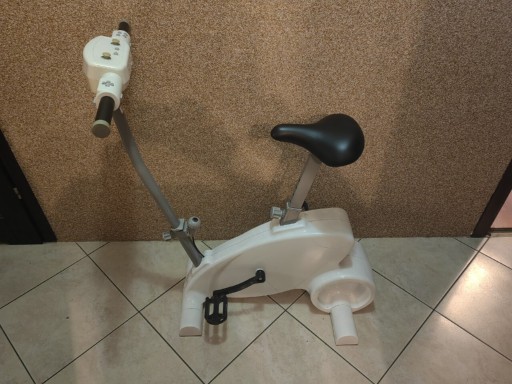 Zdjęcie oferty: Rower do Nintendo Wii. Cyberbike. +gra i akcesoria