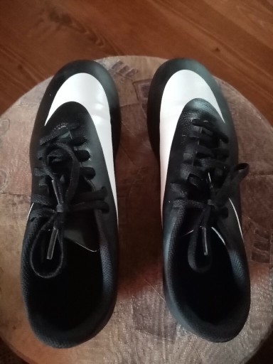 Zdjęcie oferty: Buty sportowe korki 