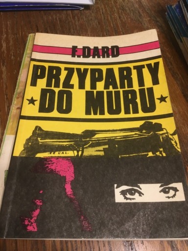 Zdjęcie oferty: Przyparty do muru 