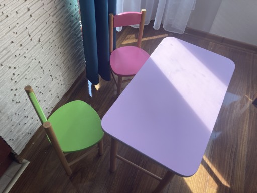 Zdjęcie oferty: Stolik dla dzieci drewniany różowy krzesełka zabaw