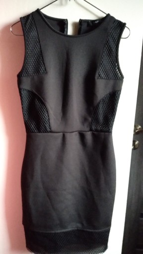 Zdjęcie oferty: Czarna elegancka sukienka, roz. 34