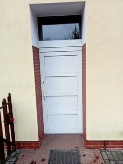 Zdjęcie oferty: Drzwi zewnętrzne z naświetlem - używane z PCV
