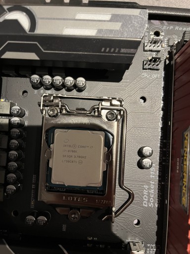 Zdjęcie oferty: Intel i7 8700k 4.7 GHz