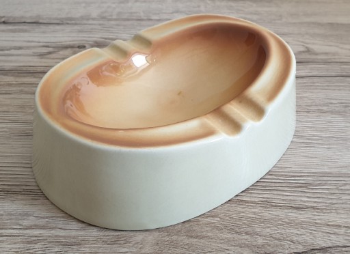 Zdjęcie oferty: Popielniczka ceramiczna PRL