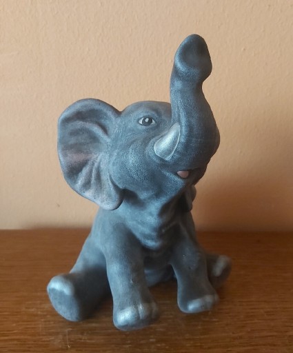 Zdjęcie oferty: Piękna figurka kolekcjonerska SŁOŃ. Pamiątka z Indii XXw.(6)