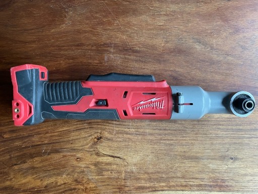 Zdjęcie oferty: Kątowa Zakrętarka udarowa MILWAUKEE M18BRAID-0