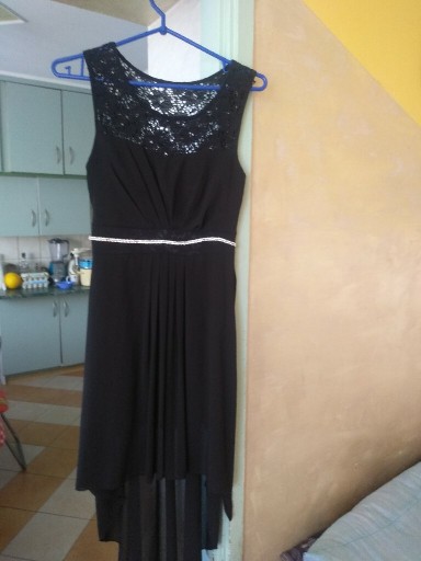 Zdjęcie oferty: Czarna sukienka z długim tyłem