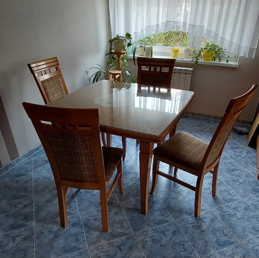 Zdjęcie oferty: Stół 100x100x90 cm  + 4 krzesła 