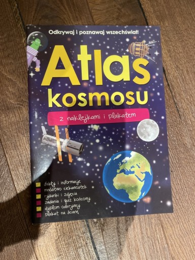 Zdjęcie oferty: Atlas kosmosu z naklejkami i plakatem