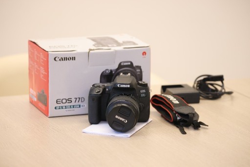 Zdjęcie oferty: Canon EOS 77D z dwoma obiektywami