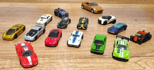 Zdjęcie oferty: Hot Wheels Ferrari i inne