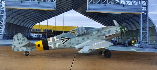 Zdjęcie oferty: Messerschmitt BF109g-6 1:32 gotowy model 