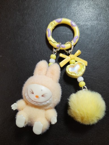 Zdjęcie oferty: Mały brelok z pomponikiem labubu