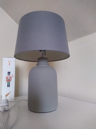 Zdjęcie oferty: Śliczna lampa stołowa