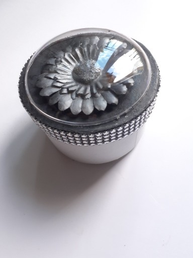 Zdjęcie oferty: szkatułka okrągła ,prostokątna ,świeczniki komplet