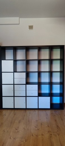 Zdjęcie oferty: Regał KALLAX IKEA 5 x 5, 182 x 182 cm, czarnybrąz