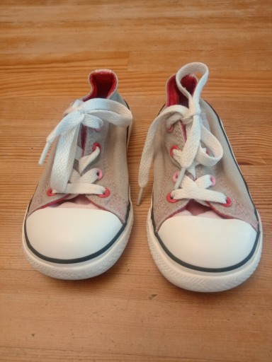 Zdjęcie oferty: Trampki Converse dziecięce rozm. 25