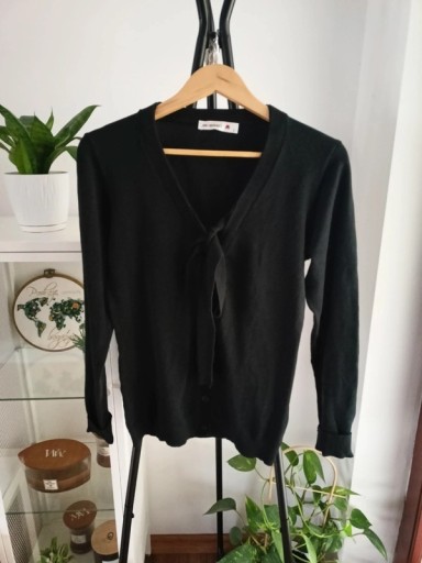 Zdjęcie oferty: Czarny sweter z kokardką Monnari L 40 45% bawełna