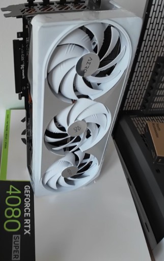 Zdjęcie oferty: Gigabyte GeForce RTX 4080 SUPER AERO WHITE