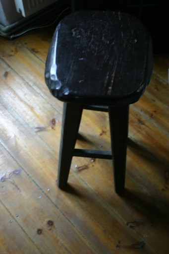 Zdjęcie oferty: Taboret / stołek / kwietnik wysoki ciężki lite dre