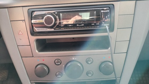 Zdjęcie oferty: radio samochodowe SONY CDX-GT650UI