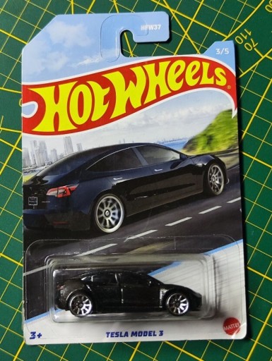 Zdjęcie oferty: Hot Wheels Tesla Model 3 