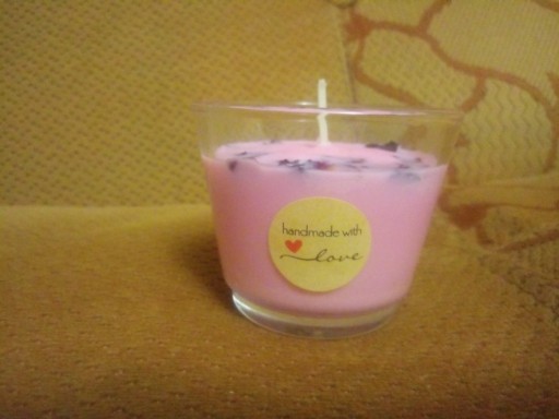 Zdjęcie oferty: Zapachowa świeczka sojowa handmade "róża" 