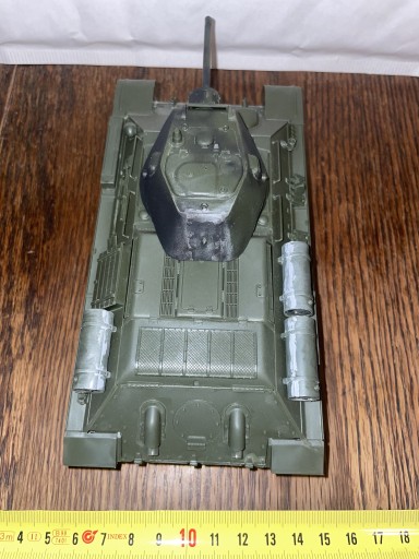 Zdjęcie oferty: Czołg T-34(76) model gotowy skala 1:35