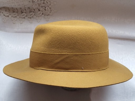 Zdjęcie oferty: Kapelusz 56 cm jasny brąz