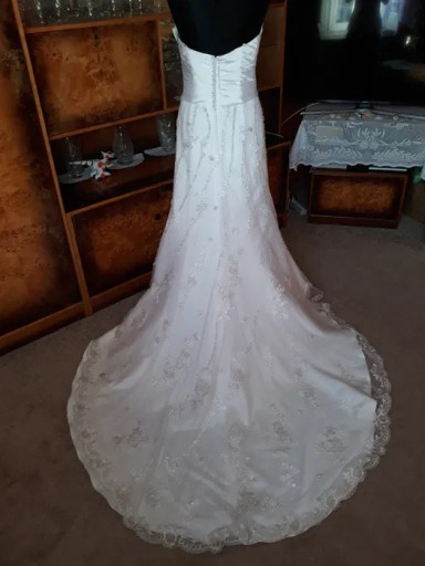 Zdjęcie oferty: Suknia ślubna biała typ syrenka