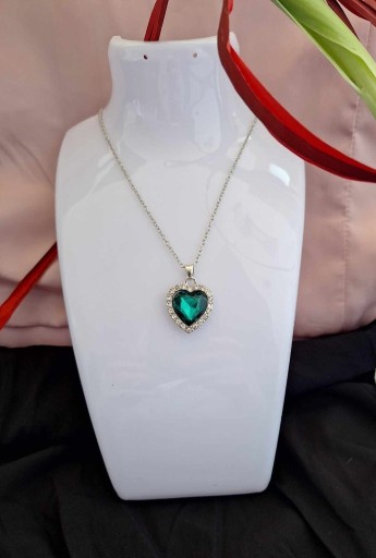Zdjęcie oferty: Zielone srebrne serce naszyjnik damski klasyczny