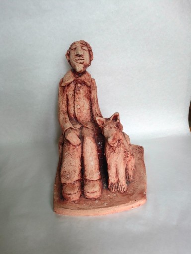 Zdjęcie oferty: ceramika glina postać z psem hand made rekodzieło