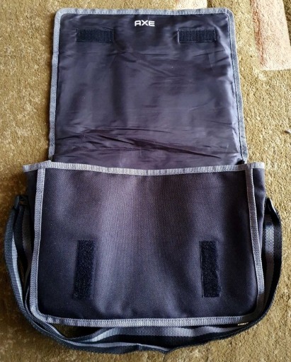Zdjęcie oferty: torba na ramię na mini laptopa