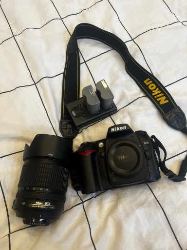 Zdjęcie oferty: Nikon D90 + obiektyw + baterie z ladowarka