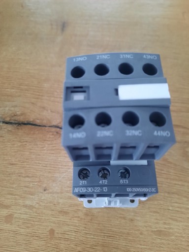 Zdjęcie oferty: Stycznik ABB AF09-30-22-13 4KW 400V cewka 230V