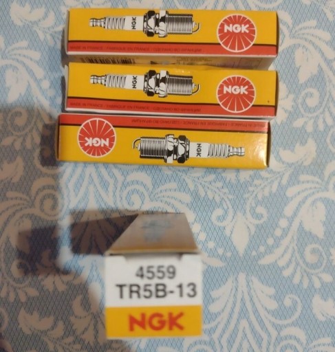 Zdjęcie oferty: Świece zapłonowe NGK do FORD TR5B-13 4559