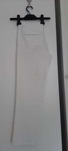 Zdjęcie oferty: Białe letnie spodnie
