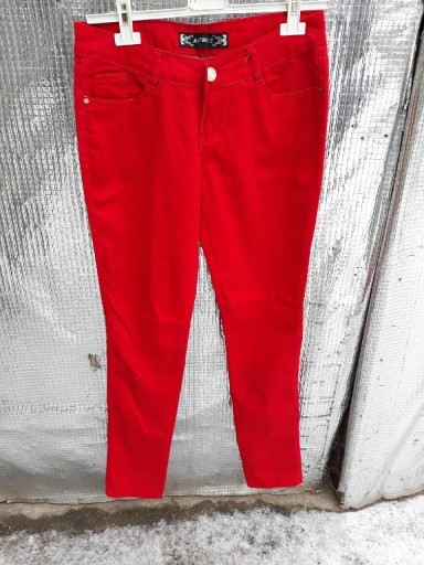 Zdjęcie oferty: Spodnie dżinsowe czerwone na święta stan idealny