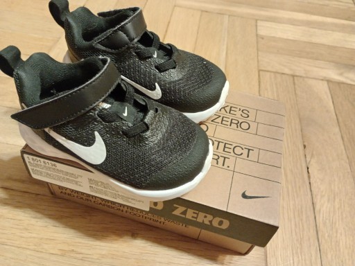 Zdjęcie oferty: Buty dla dzieci. Nike Revolution 6 NN