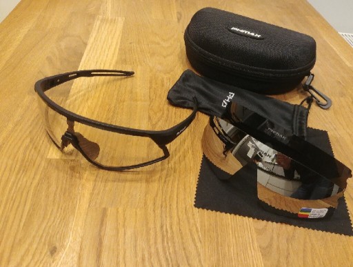 Zdjęcie oferty: Okulary Phmax rowerowe zestaw fotochrom