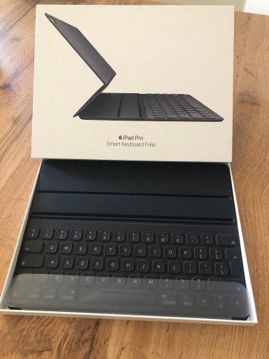 Zdjęcie oferty: Etui Klawiatura iPAD APPLE MU8H2Z/A